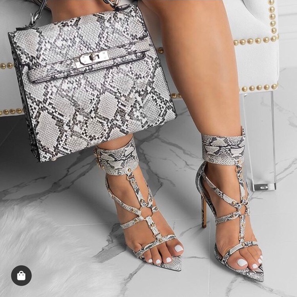 ‼️ White Ankle Strap Pointed Heels - Picture 8 of 8